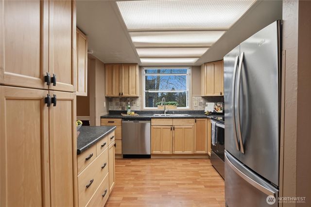 19855 Stavanger Loop NE, Poulsbo, WA 98370