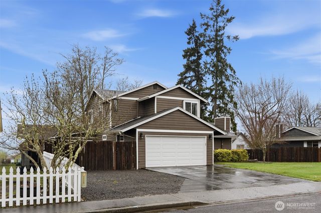 19855 Stavanger Loop NE, Poulsbo, WA 98370