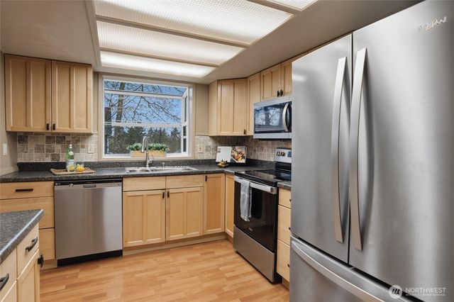 19855 Stavanger Loop NE, Poulsbo, WA 98370