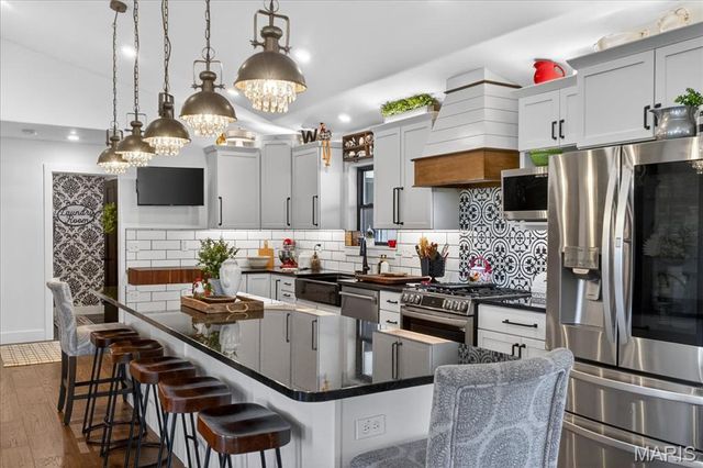 8104 Brickyard Hill Road, Worden, IL 62097