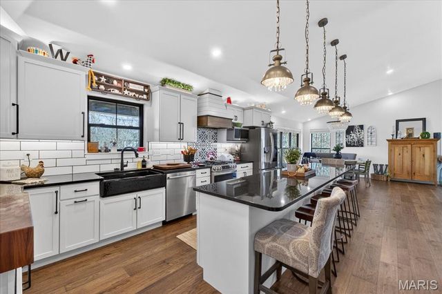 8104 Brickyard Hill Road, Worden, IL 62097