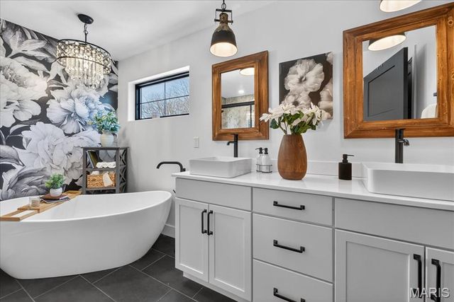 8104 Brickyard Hill Road, Worden, IL 62097