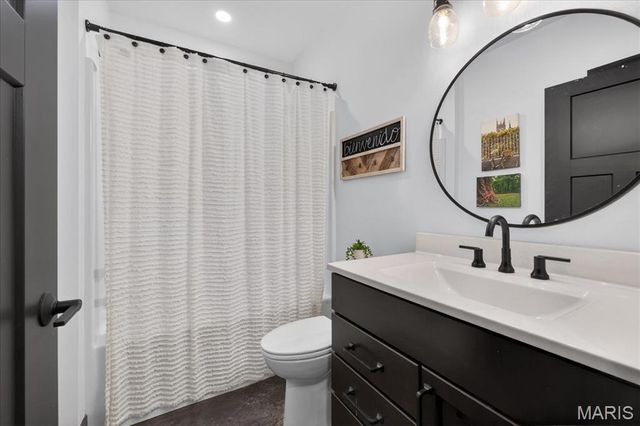 8104 Brickyard Hill Road, Worden, IL 62097