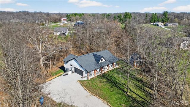 8104 Brickyard Hill Road, Worden, IL 62097