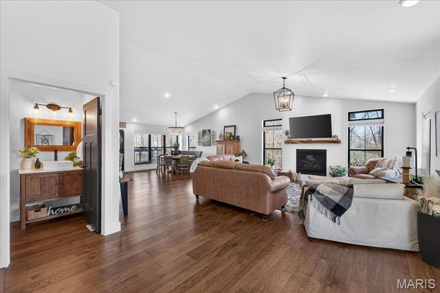 8104 Brickyard Hill Road, Worden, IL 62097