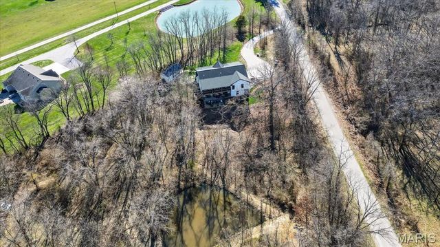 8104 Brickyard Hill Road, Worden, IL 62097