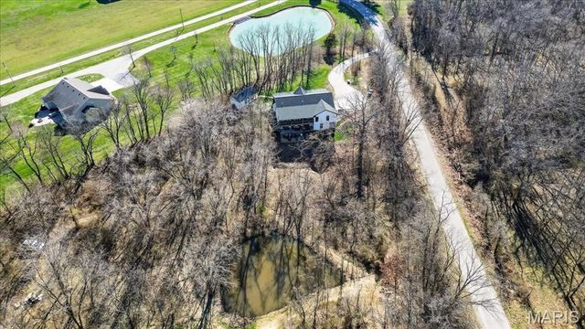 8104 Brickyard Hill Road, Worden, IL 62097