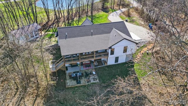 8104 Brickyard Hill Road, Worden, IL 62097