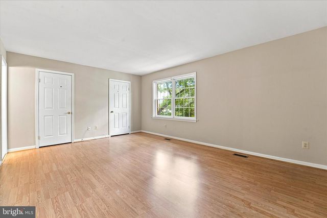 302 BRIGHTON CIR, Devon, PA 19333