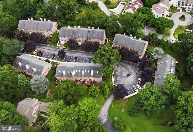 302 BRIGHTON CIR, Devon, PA 19333