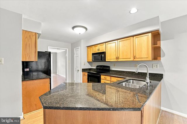 302 BRIGHTON CIR, Devon, PA 19333