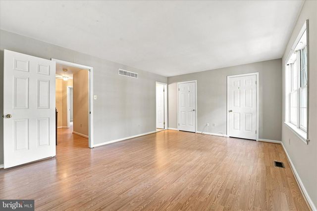 302 BRIGHTON CIR, Devon, PA 19333
