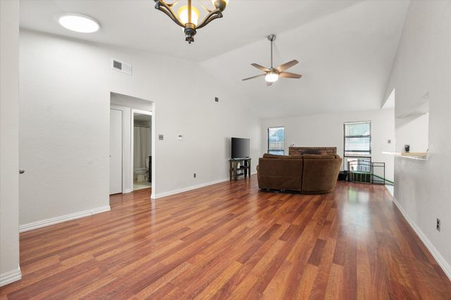4212 Glen Pines Drive, Arlington, TX 76016