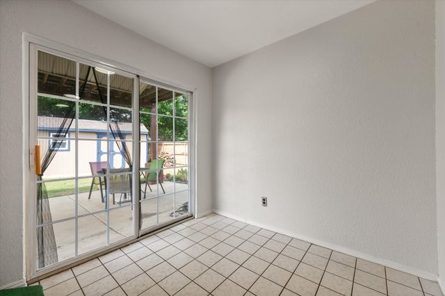 4212 Glen Pines Drive, Arlington, TX 76016