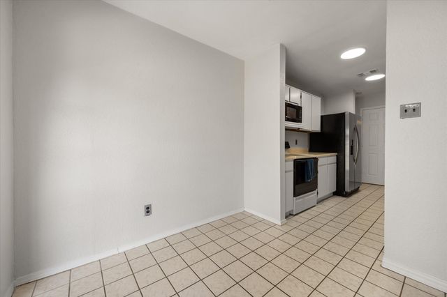 4212 Glen Pines Drive, Arlington, TX 76016