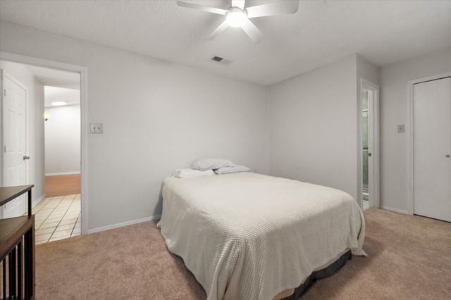 4212 Glen Pines Drive, Arlington, TX 76016