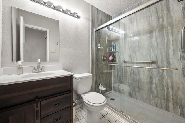 4212 Glen Pines Drive, Arlington, TX 76016