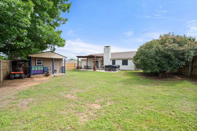 4212 Glen Pines Drive, Arlington, TX 76016