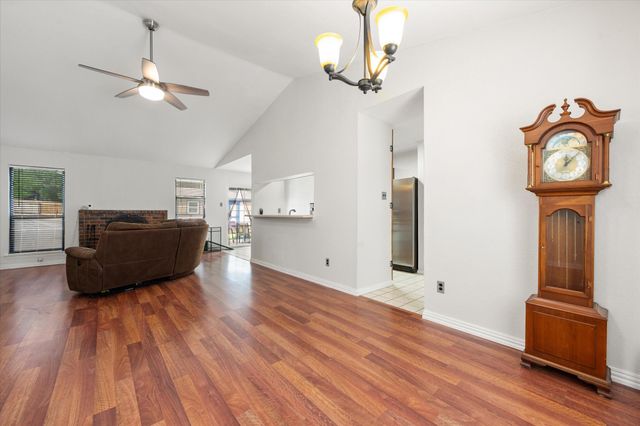 4212 Glen Pines Drive, Arlington, TX 76016