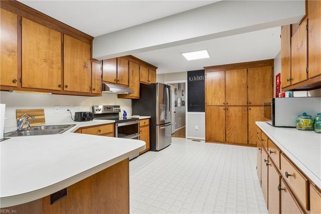 113 Wilderness RD, Hampton, VA 23669