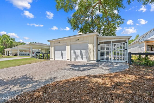 216 Coosaw Point Blvd, Beaufort, SC 29907