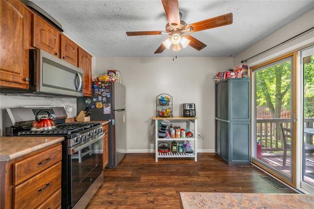 515 Cresthaven Dr, Plum Boro, PA 15239