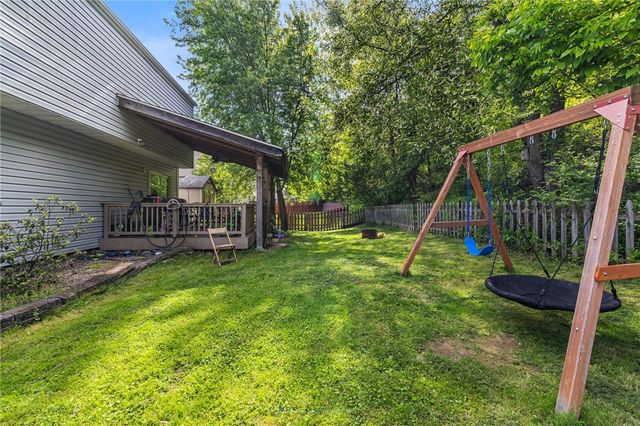 515 Cresthaven Dr, Plum Boro, PA 15239