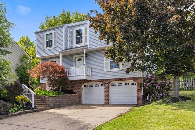 515 Cresthaven Dr, Plum Boro, PA 15239