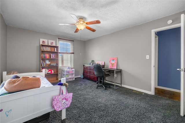 515 Cresthaven Dr, Plum Boro, PA 15239