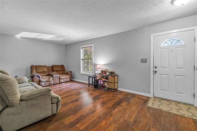 515 Cresthaven Dr, Plum Boro, PA 15239