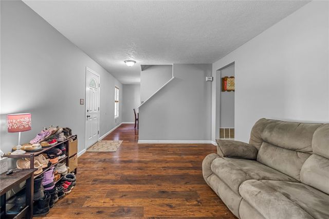 515 Cresthaven Dr, Plum Boro, PA 15239