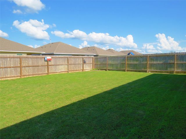 2419 Divot Lane Lane, Navasota, TX 77868