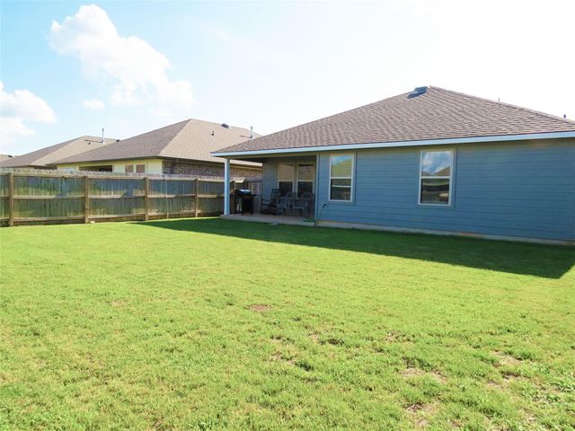 2419 Divot Lane Lane, Navasota, TX 77868