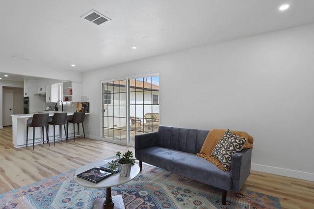 8734 Hermosa Ct, Stockton, CA 95210