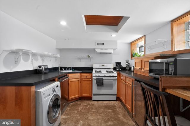 427 QUEEN ST, Philadelphia, PA 19147