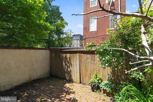 427 QUEEN ST, Philadelphia, PA 19147