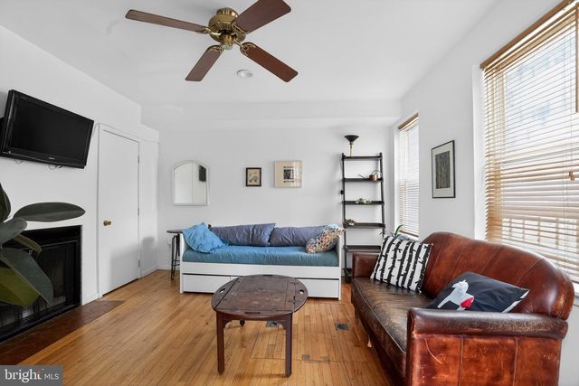 427 QUEEN ST, Philadelphia, PA 19147