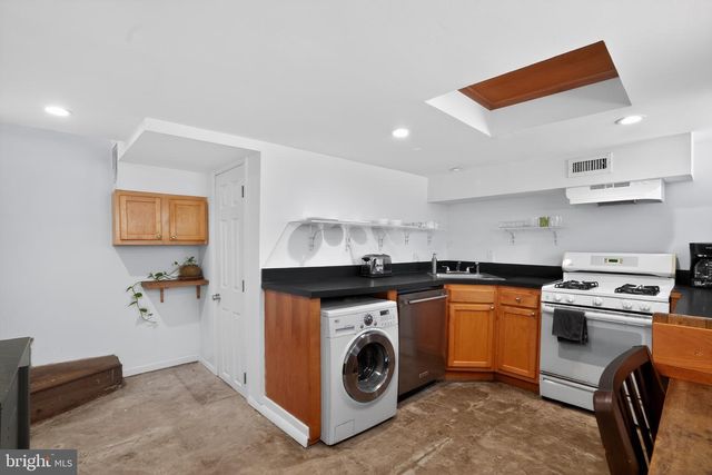 427 QUEEN ST, Philadelphia, PA 19147