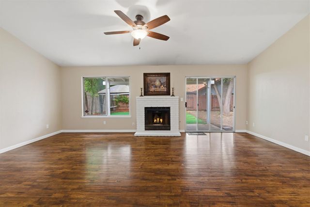 1521 January Dr, Modesto, CA 95358