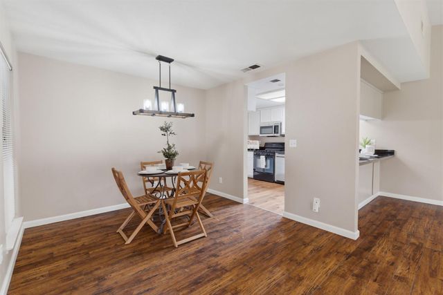 1521 January Dr, Modesto, CA 95358