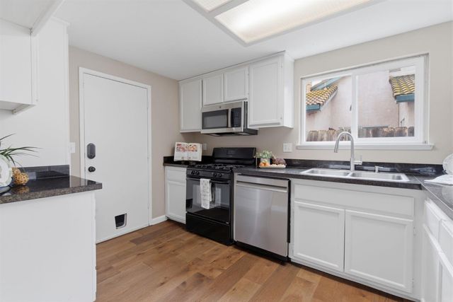 1521 January Dr, Modesto, CA 95358