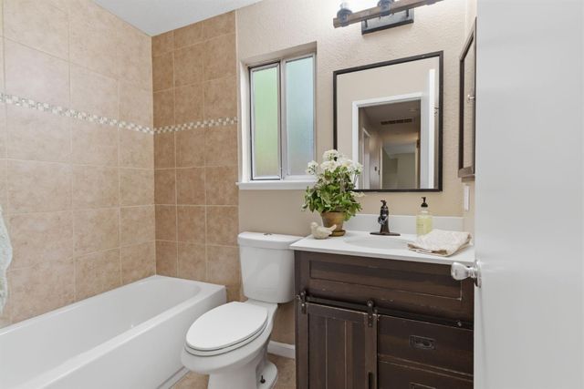 1521 January Dr, Modesto, CA 95358