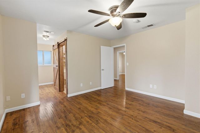 1521 January Dr, Modesto, CA 95358