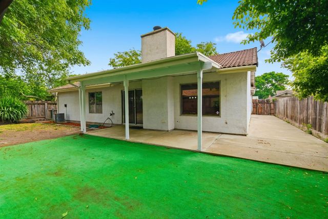 1521 January Dr, Modesto, CA 95358