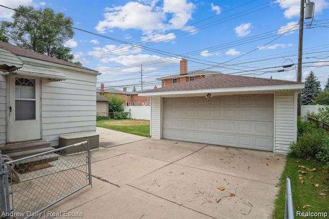 11141 Karen Street, Livonia, MI 48150