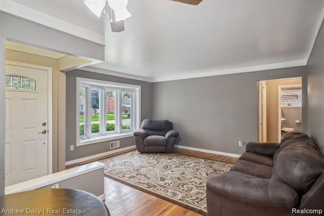 11141 Karen Street, Livonia, MI 48150