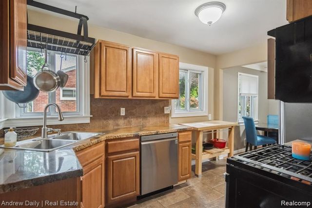 11141 Karen Street, Livonia, MI 48150
