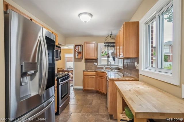 11141 Karen Street, Livonia, MI 48150