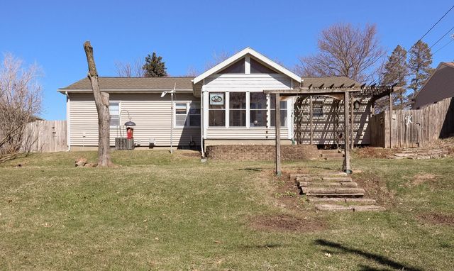 263 Byrnbrae St., Waterloo, IA 50701