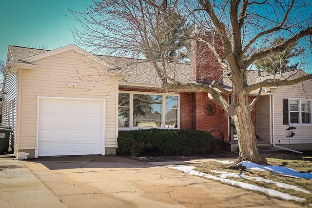 263 Byrnbrae St., Waterloo, IA 50701